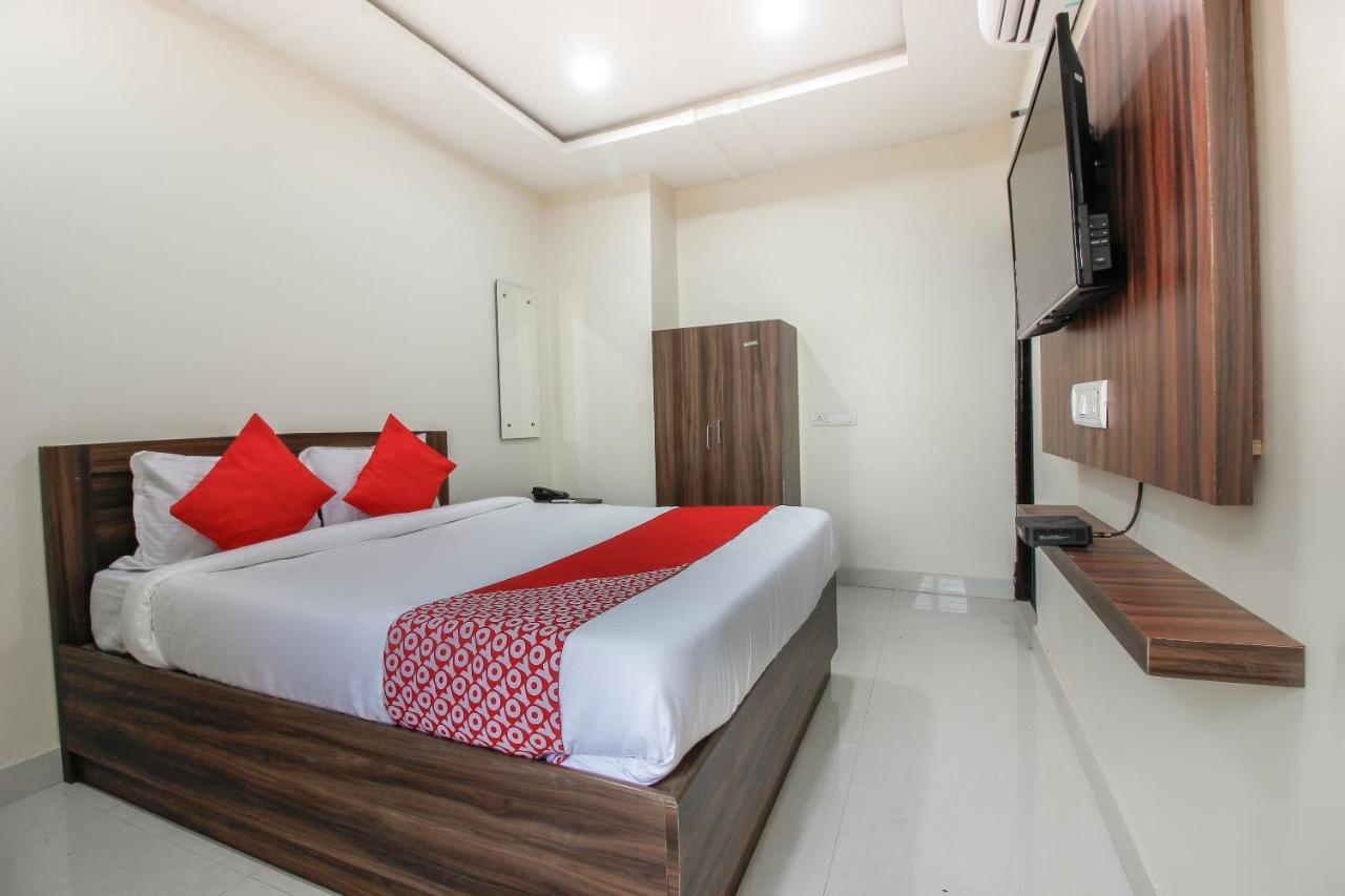 Oyo 66942 Venus Residency Hotel Lalaguda Екстериор снимка