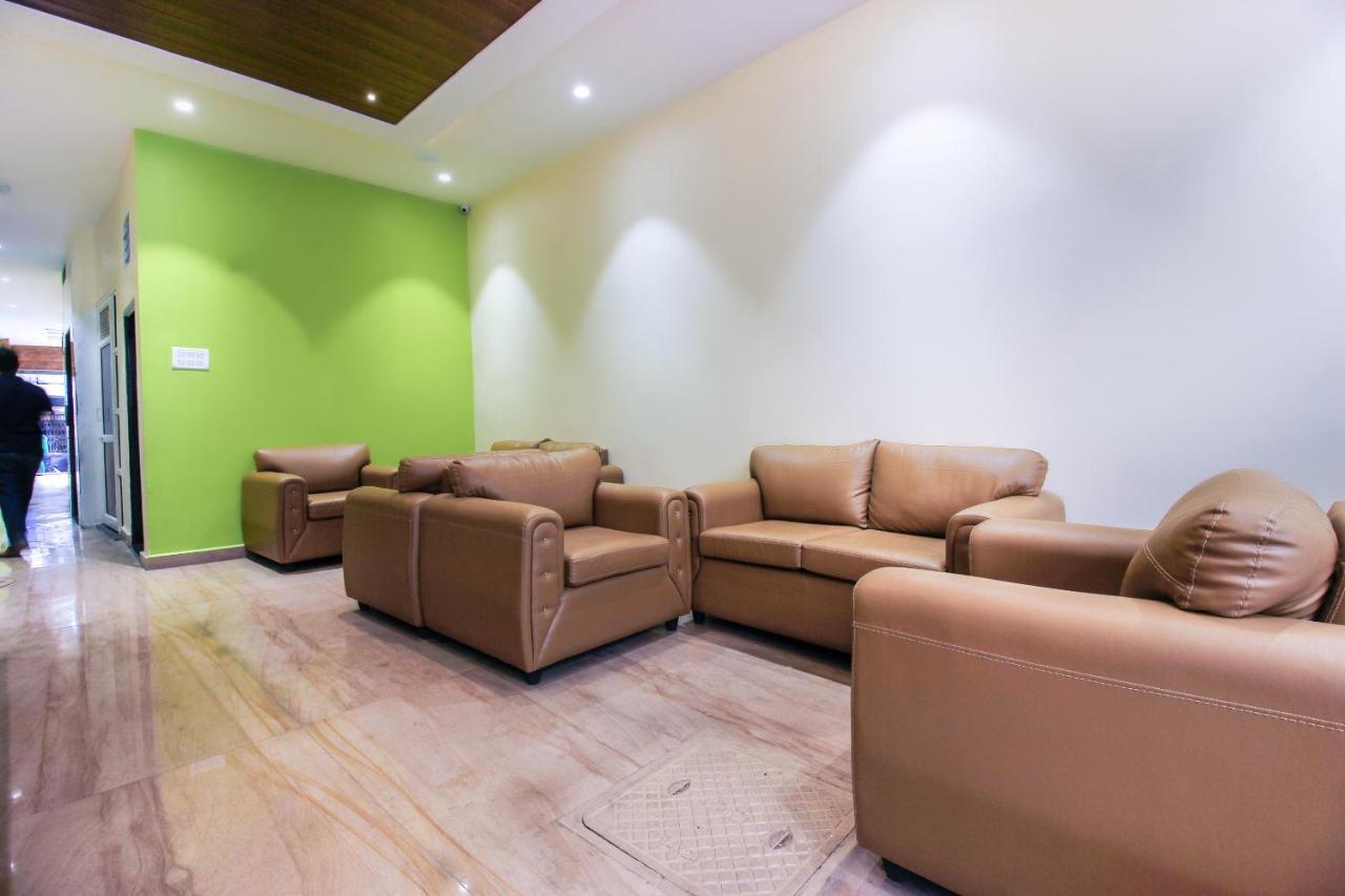 Oyo 66942 Venus Residency Hotel Lalaguda Екстериор снимка
